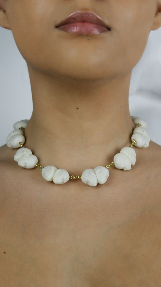 SUSPIRA NECKLACE