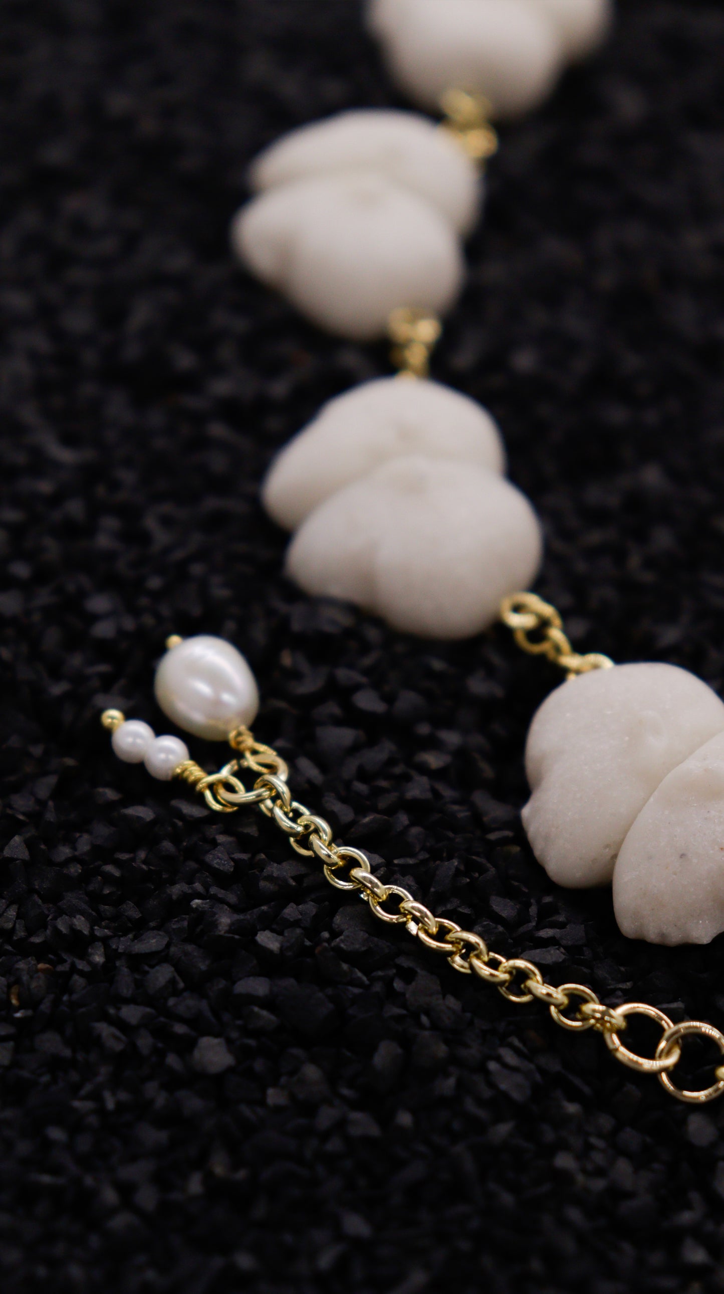 SUSPIRA NECKLACE